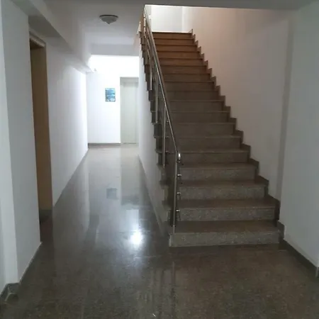 Apartment Desilva Studio Eva Mamaia